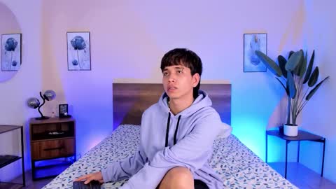 NovayBrian online show from December 3, 2025, 4:31 am