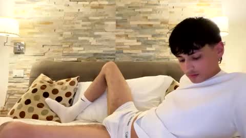 noxnude online show from May 25, 2026, 9:43 pm