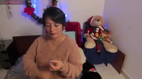 nuit_rose online show from December 27, 2024, 7:40 am