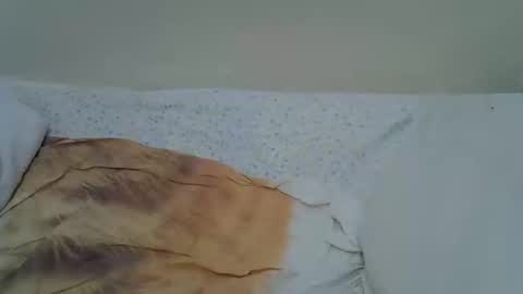 Snapshot of nunu_40 chatting on February 19, 2026, 5:42 pm nunu_40 online show from February 19, 2026, 5:42 pm