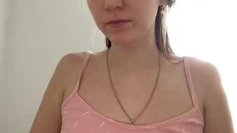 Ema online show from November 22, 2025, 6:12 am