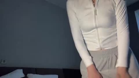 Ema online show from April 7, 2026, 9:32 am