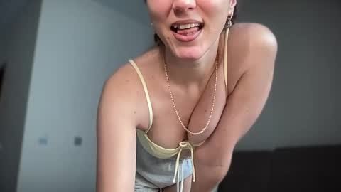 Snapshot of nursedoll chatting on June 27, 2026, 12:22 pm Ema online show from June 27, 2026, 12:22 pm