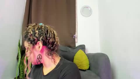 Nia online show from April 27, 2026, 12:52 am