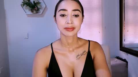 Nycole online show from February 25, 2026, 2:16 pm