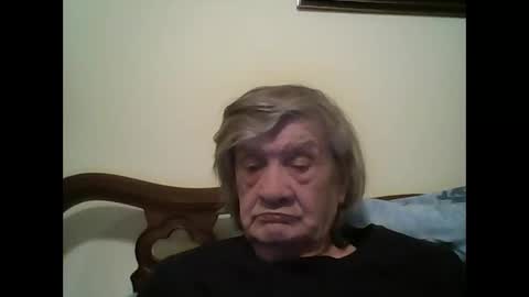 nylonloverll_1965 online show from April 14, 2026, 10:16 pm