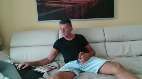 Snapshot of nymphomanboy chatting on October 2, 2025, 5:58 am Marc online show from October 2, 2025, 5:58 am