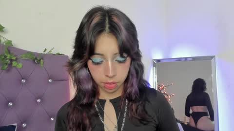 Snapshot of nyx_nayla chatting on December 5, 2024, 2:31 am online show from December 5, 2024, 2:31 am