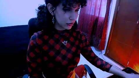 Nyxxei online show from April 21, 2026, 9:39 pm