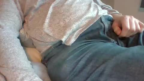 obedient9402 online show from December 17, 2024, 1:49 pm