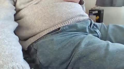 obedient9402 online show from December 2, 2025, 10:20 am