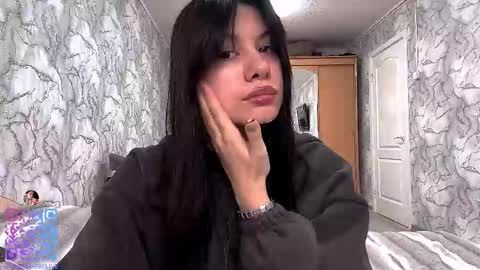 Snapshot of obsidian_glow chatting on November 7, 2025, 6:57 am Amelia online show from November 7, 2025, 6:57 am