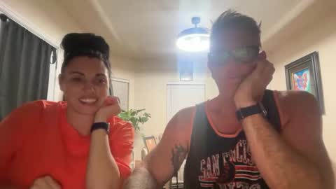 SimplyUs online show from October 1, 2025, 7:03 am