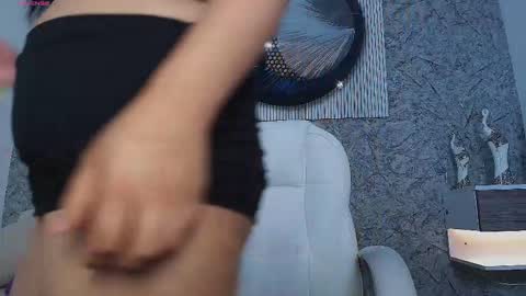 independent model online show from February 14, 2026, 1:35 am