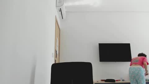 Evie online show from February 11, 2026, 8:19 am