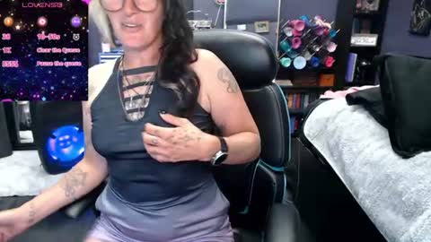 Snapshot of oddywithabody chatting on June 21, 2026, 8:11 pm Oddy With A Body online show from June 21, 2026, 8:11 pm