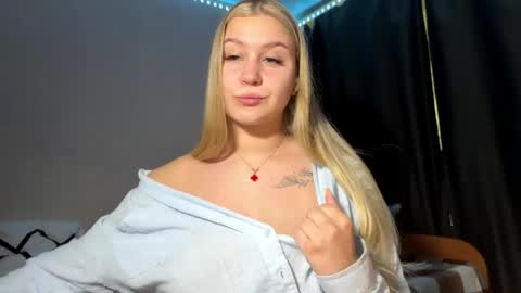 Lili online show from June 7, 2026, 3:43 am
