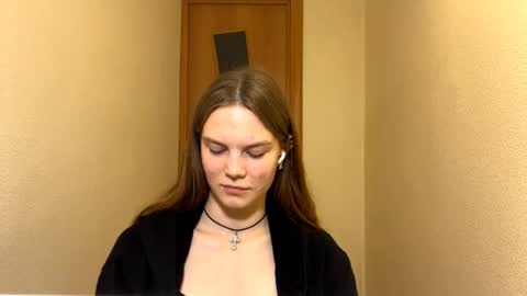 Snapshot of odelynacrook chatting on September 9, 2025, 4:17 pm Aneta Bruno online show from September 9, 2025, 4:17 pm