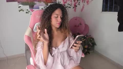 Snapshot of odette_ornela chatting on October 17, 2025, 11:29 pm Odette online show from October 17, 2025, 11:29 pm