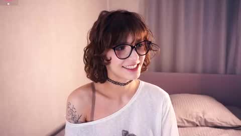 Thea online show from December 17, 2025, 6:47 pm