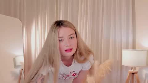 Snapshot of off_the_record_ chatting on December 3, 2025, 5:59 am off_the_record_ online show from December 3, 2025, 5:59 am