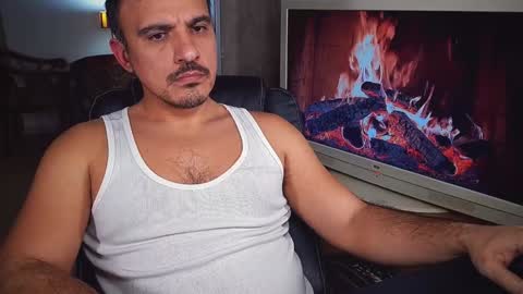 Snapshot of officeman7 chatting on December 31, 2024, 4:14 pm officeman7 online show from December 31, 2024, 4:14 pm