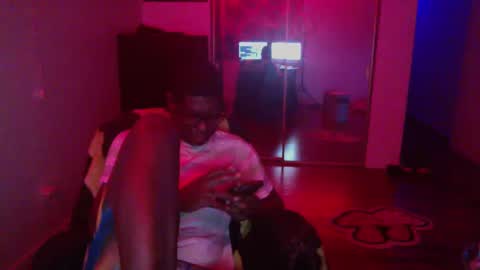 Snapshot of officialmoneyxxx chatting on December 14, 2024, 1:28 am Money online show from December 14, 2024, 1:28 am