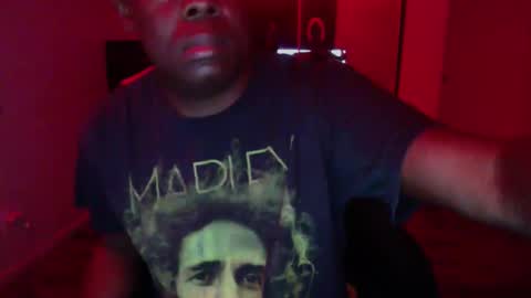 Snapshot of officialmoneyxxx chatting on October 18, 2025, 9:21 am Money online show from October 18, 2025, 9:21 am