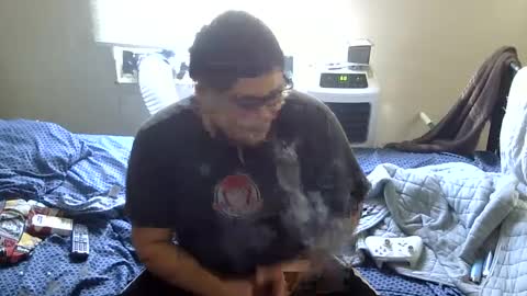 oscar flores online show from October 4, 2025, 2:04 pm