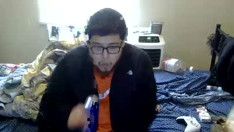 oscar flores online show from October 13, 2025, 2:06 pm