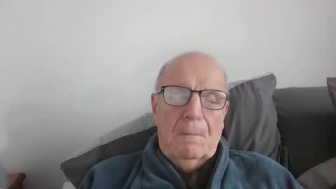 Snapshot of oggi95 chatting on September 19, 2025, 7:21 am oggi95 online show from September 19, 2025, 7:21 am