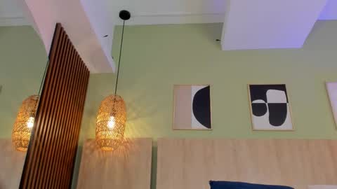 Holly online show from November 11, 2025, 11:21 am