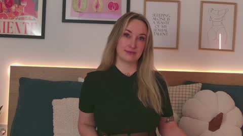 Snapshot of oh_kitty chatting on January 13, 2025, 7:43 am Kourtney online show from January 13, 2025, 7:43 am