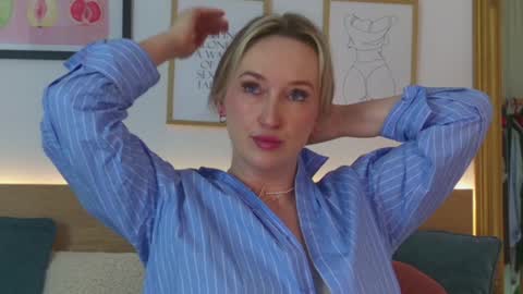 Snapshot of oh_kitty chatting on February 5, 2025, 9:46 am Kourtney online show from February 5, 2025, 9:46 am