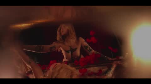 your dear Lilith Chapman online show from October 17, 2025, 3:53 am