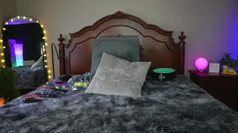 Snapshot of oh_lovely_girl chatting on January 3, 2025, 1:14 pm Gray online show from January 3, 2025, 1:14 pm