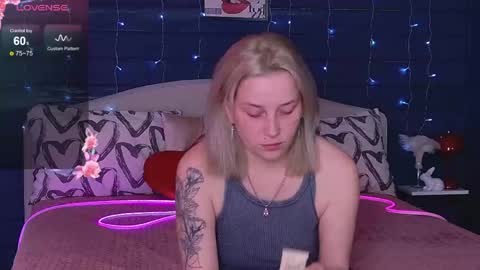 Snapshot of oh_my_julia chatting on May 22, 2026, 8:21 am oh_my_julia online show from May 22, 2026, 8:21 am