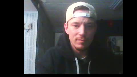 Snapshot of oh_you_know69 chatting on December 31, 2024, 8:26 am who dares  toss me some  tips lets have fun online show from December 31, 2024, 8:26 am