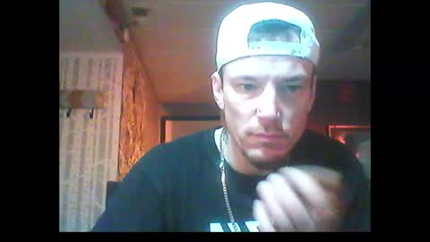 Snapshot of oh_you_know69 chatting on January 2, 2025, 9:18 pm who dares  toss me some  tips lets have fun online show from January 2, 2025, 9:18 pm