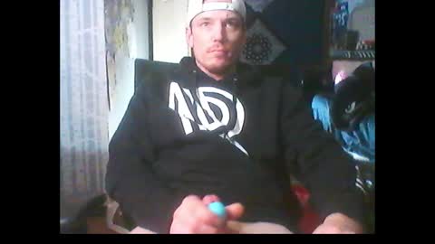 Snapshot of oh_you_know69 chatting on January 7, 2025, 7:52 am who dares  toss me some  tips lets have fun online show from January 7, 2025, 7:52 am