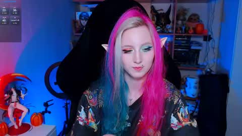 Snapshot of ohclementinee chatting on December 5, 2024, 10:33 am Clementine  Clem  online show from December 5, 2024, 10:33 am