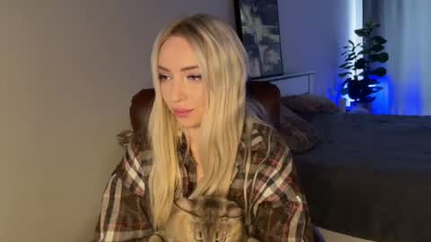 Emma online show from May 18, 2026, 4:51 am