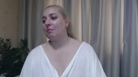 Snapshot of ohsweetiren chatting on June 24, 2026, 5:50 am Iren online show from June 24, 2026, 5:50 am