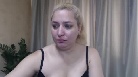 Snapshot of ohsweetiren chatting on July 16, 2026, 6:08 am Iren online show from July 16, 2026, 6:08 am