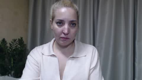 Snapshot of ohsweetmari chatting on April 19, 2026, 6:10 pm Mari online show from April 19, 2026, 6:10 pm