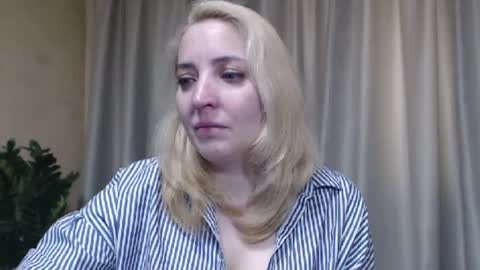 Snapshot of ohsweetmari chatting on May 16, 2026, 2:49 pm Mari online show from May 16, 2026, 2:49 pm