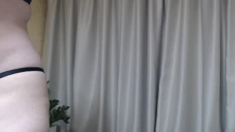 Snapshot of ohsweetmari chatting on May 27, 2026, 4:37 pm Mari online show from May 27, 2026, 4:37 pm