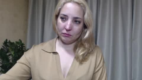 Snapshot of ohsweetmari chatting on May 29, 2026, 5:33 pm Mari online show from May 29, 2026, 5:33 pm