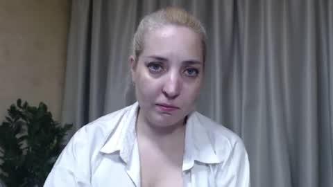 Snapshot of ohsweetmari chatting on June 3, 2026, 3:50 pm Mari online show from June 3, 2026, 3:50 pm
