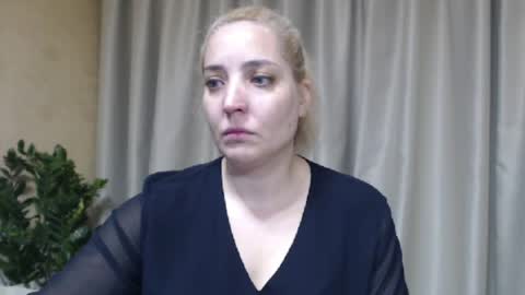 Snapshot of ohsweetmari chatting on June 4, 2026, 4:13 pm Mari online show from June 4, 2026, 4:13 pm